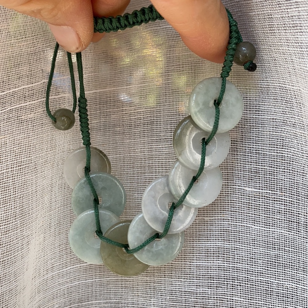 Jade string bracelet - Picture 4 of 4